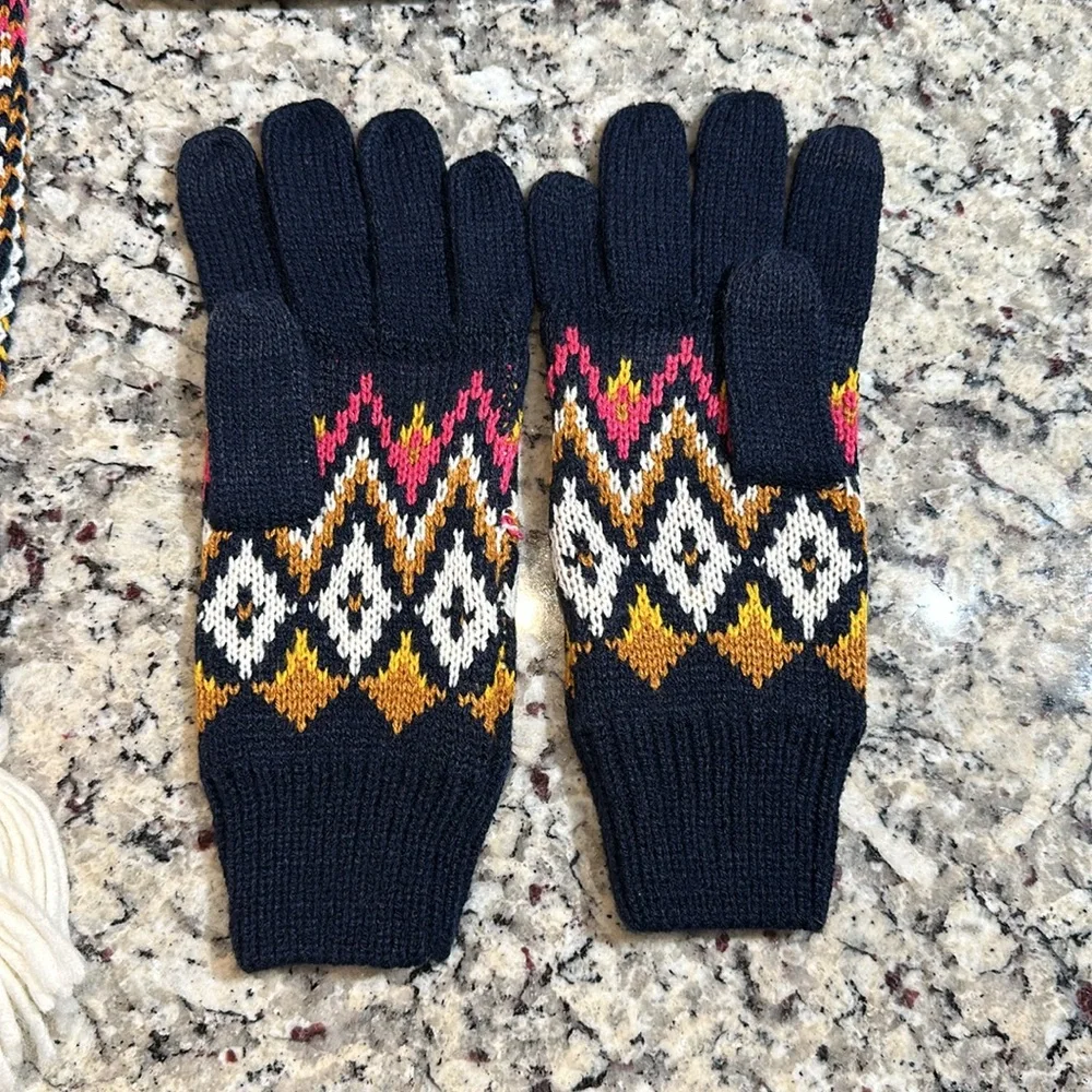 Old Navy Fair Isle Knit‎ Winter Hat Scarf Gloves 3-Piece Set One Size